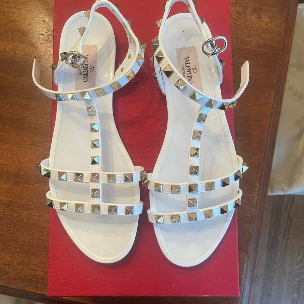 Valentino Garavani White Rockstud T-Strap Leather Sandals